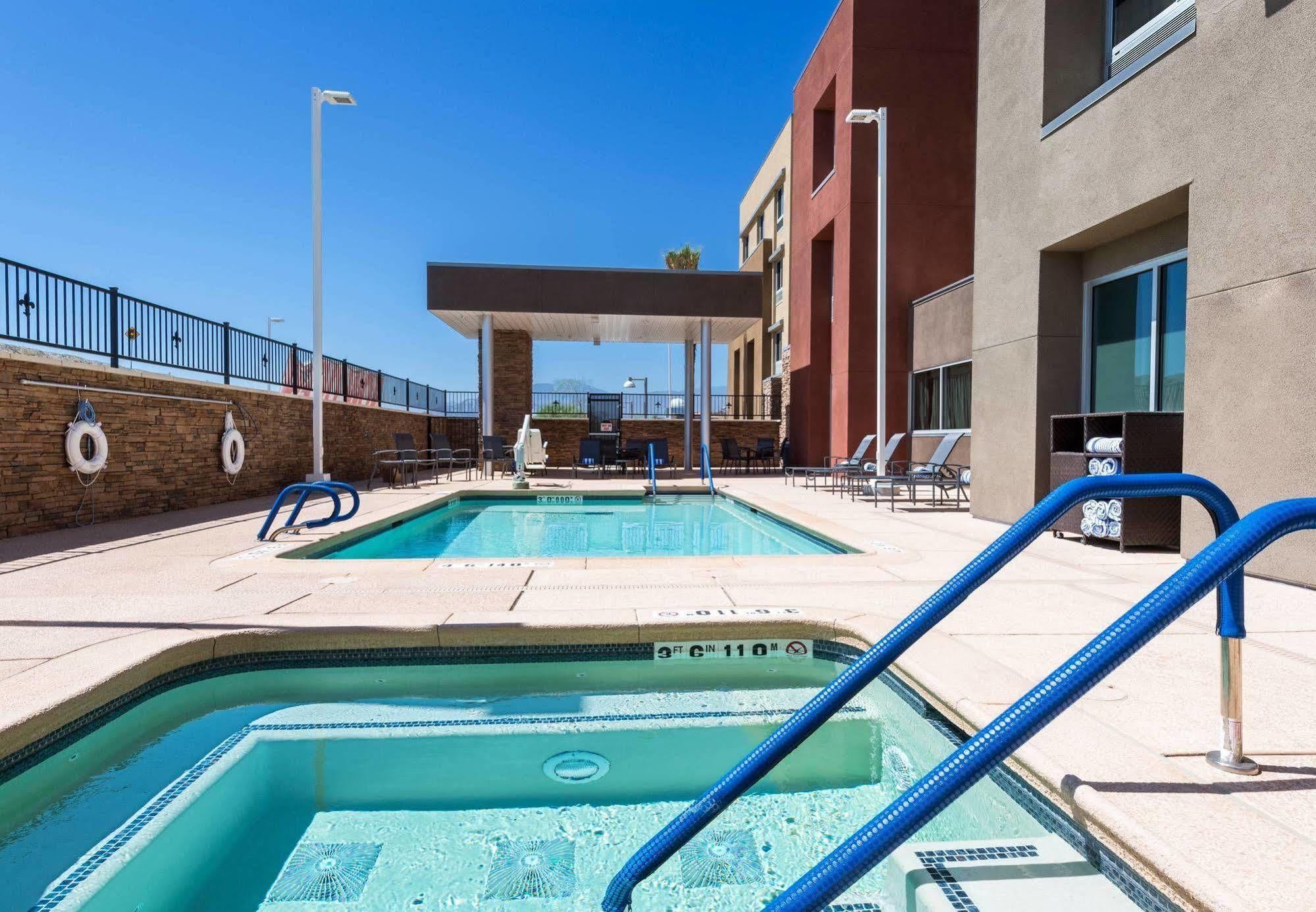 Fairfield By Marriott Inn & Suites Palm Desert Coachella Valley Eksteriør billede